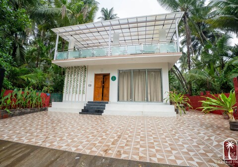 Fishtail Palm Beach Villa