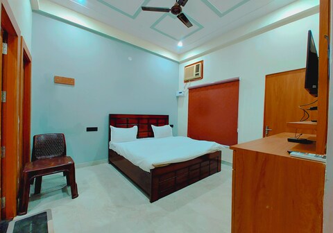 Rameshwaram Guest House 15 mins walking From Ram Janam Temple