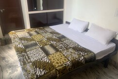 HOTEL WHITE APPLE, Udaipur HOTEL WHITE APPLE, Udaipur