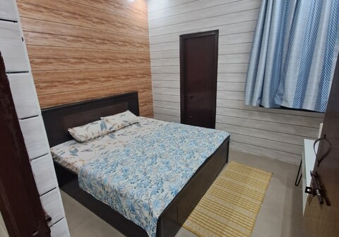 Vrindavan Gharonda HOME Stay