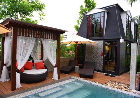 BUKIT POOL VILLAS