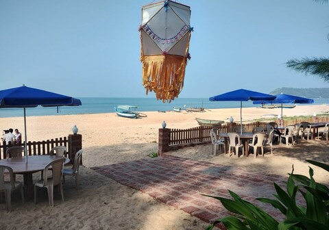 Sam & San Beach Resort