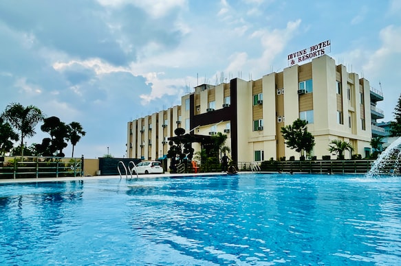 DIVINE HOTEL AND RESORTS