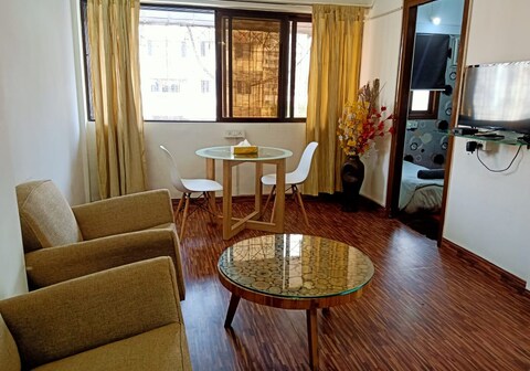 Luxury 1 BHK Homestay in Lokhandwala
