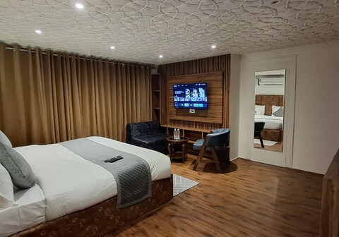 Hotel Kashmir Breeze, Srinagar