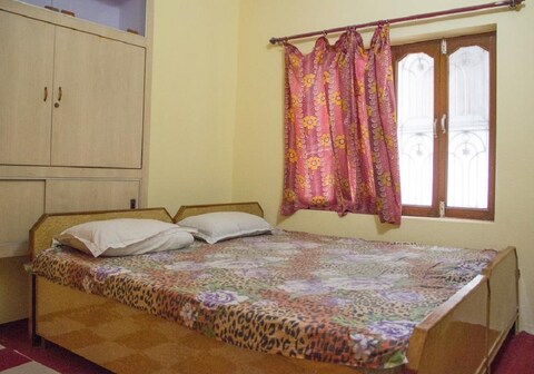 Somit Paying Guest House