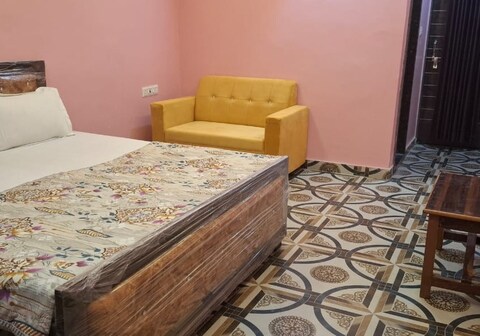 The Mandpam Inn