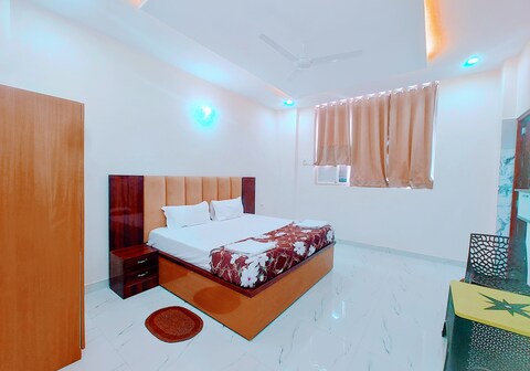 Hotel Awadh Star Palace