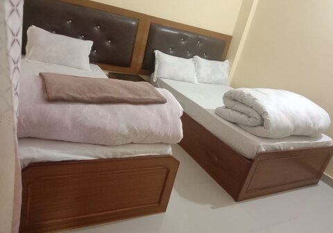 Punjab Dhaba Lodge & Restaurant Hotel By WB Inn