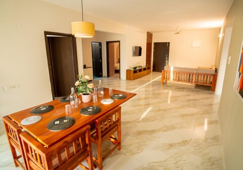 Golden Crest Luxury Serviced Apartments