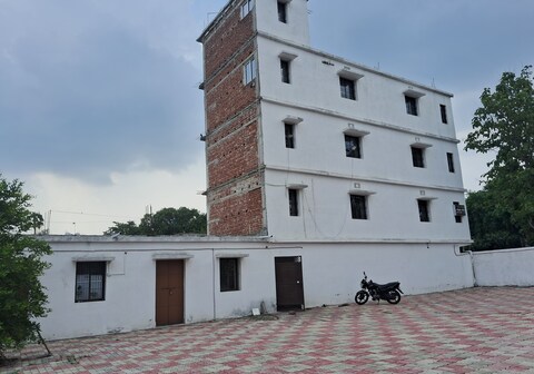 Hotel nirmal