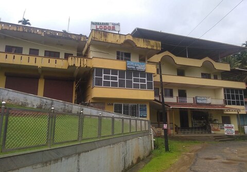 Padmashree Stay, Horanadu
