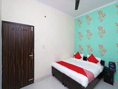 OYO 28050 Raj Guest House, Delhi OYO 28050 Raj Guest House, Delhi
