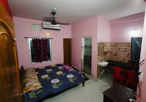 Gopal Bhawan.