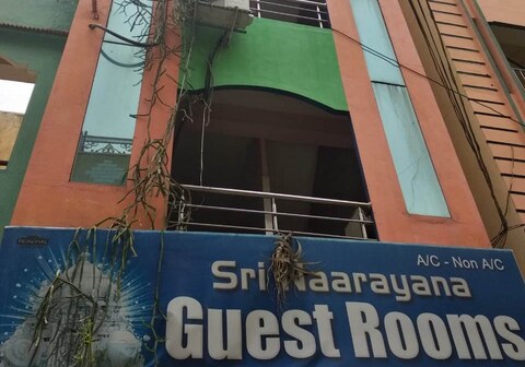 Sri Naarayana Guest Rooms