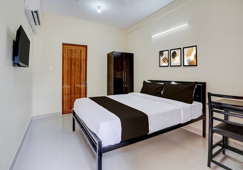 Collection O Titos Lane Baga Beach