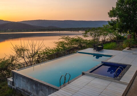 Neelkanth Forest Retreat