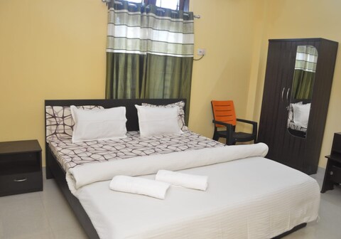 Moon View Home-Stay | Rooms & Garden