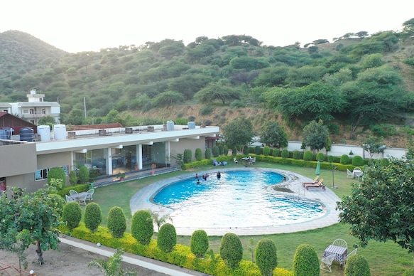 Amar Bagh Resort