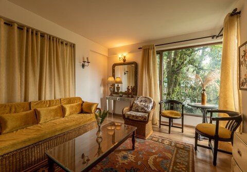 Lake Daze | Entire 2 BHK Apartment