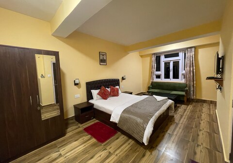 Tashi Norkhil Villa & Homestay | Rooms & Caretaker