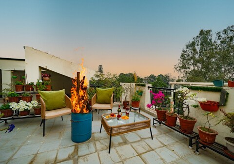 1br Penthouse with Open Bar