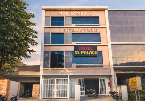 Hotel SS Palace & Restaurant