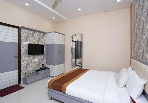 Grand Manoranjan Inn