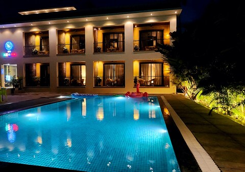 Tropical nest Luxury Abode