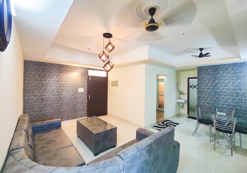 Comfort Heights Apartment