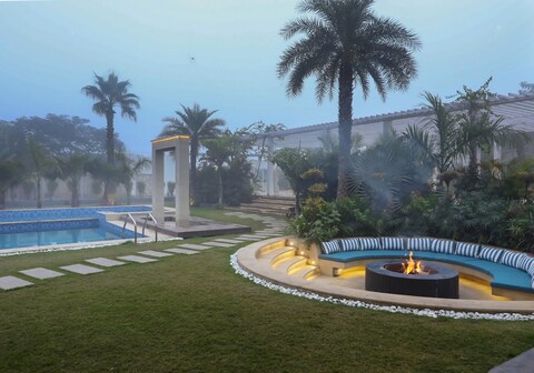 StayVista at La Paradise