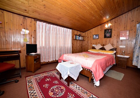 Mountain Front Homestay