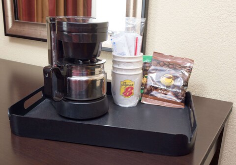 Super 8 by Wyndham Chicago Northlake O'Hare South