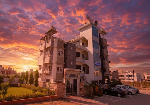 FabHotel Achrol Palace