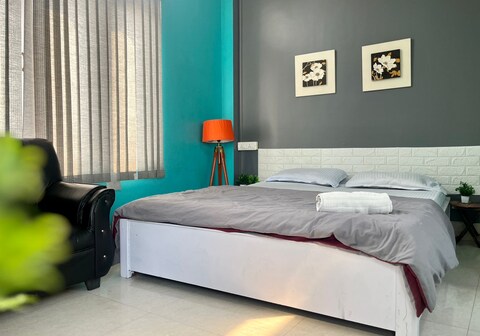 The White Bungalow | 1BHK | Chandmari