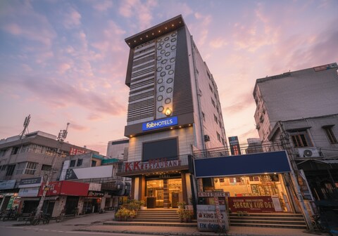 FabHotel KK Continental - 100m from Amritsar Junction Railway Station