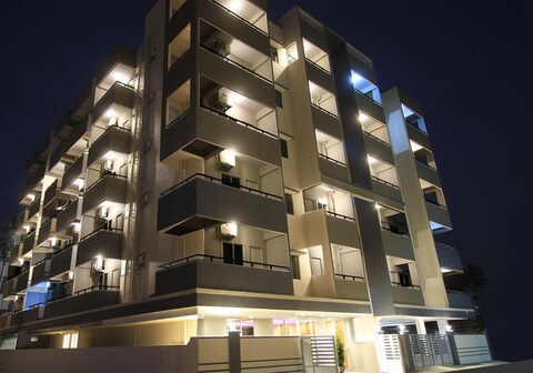 Arra Grande Suites Kempegowda Airport Hotel