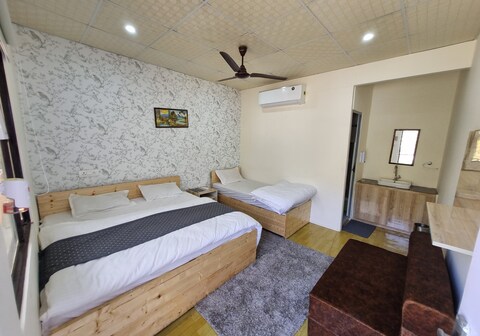 The Seven Hills Resort