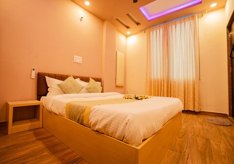 Fairy Mont Near Gulabh Bagh and Lake Pichola