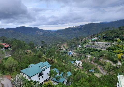 2bhk Apartment Near SuryaVillas by Splendid Hotels