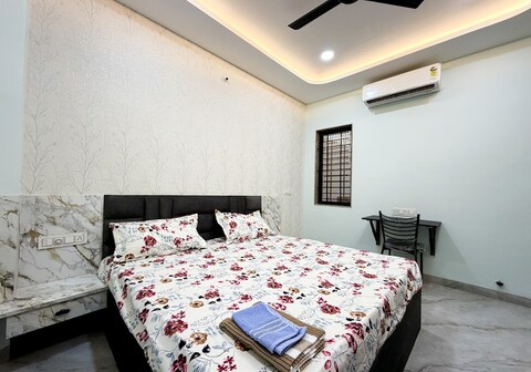 The Luxury Stay