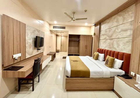 Jyoti Hotel & Restaurant