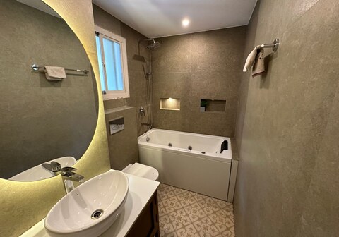 2BHK Penthouse with Jaccuzi- Riviera Hermitage