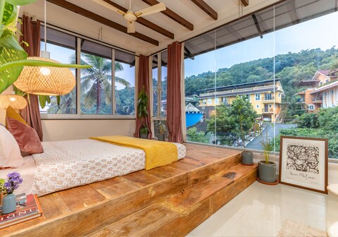 Coral at The Pause Project