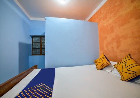 SPOT ON Shashi Prabha Palace