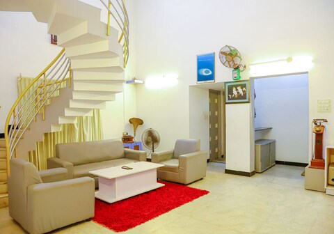 La Villa town ( private villa with pool)