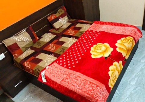 TRPOTELS Krishna Palace