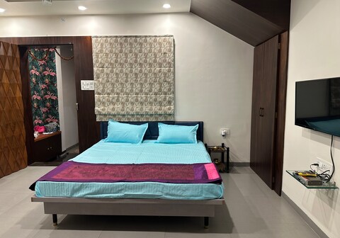 Independent studio in a villa