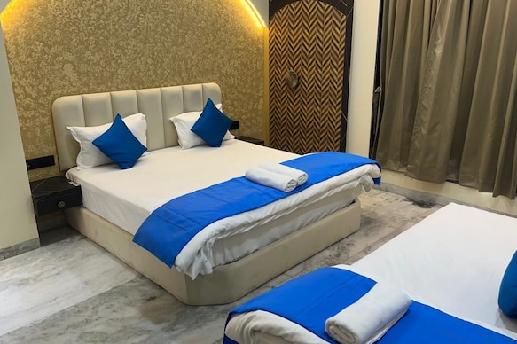 Hotel Indore Palace, Feel At Home (Newly Renovated Hotel)