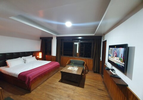 Yuvaan Service Apartment